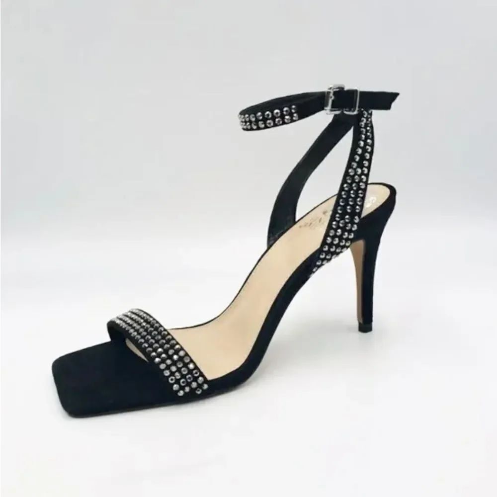 Vince Camuto Saprenda Y2K black suede leather strap studded heels sandals 7.5